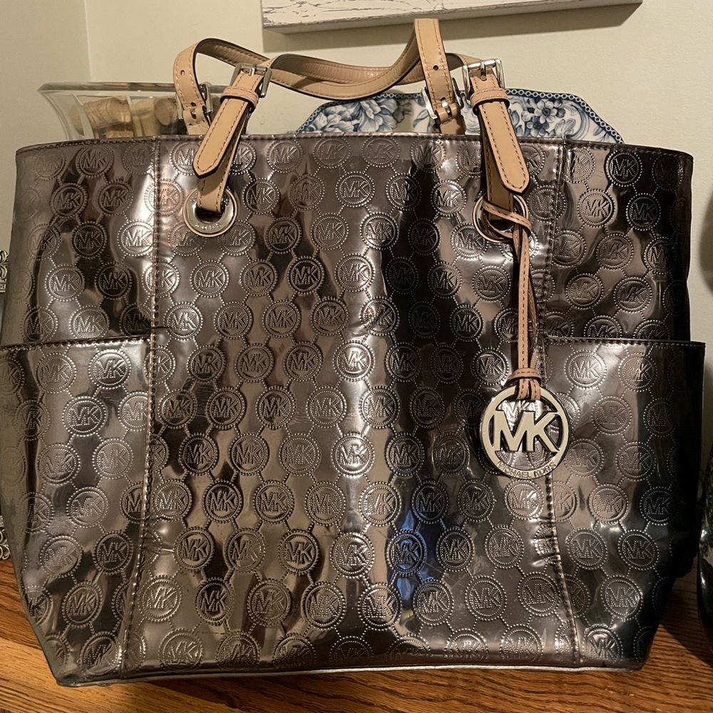 MICHAEL KORS Jet Set Logo Tote Shoulder Bag Shiny Silver Patent Leather
